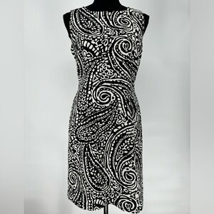 LAURA PETITES SHEATH DRESS‎ BLACK AND WHITE SLEEVELESS AND ZIPPERS DOWN BACK
